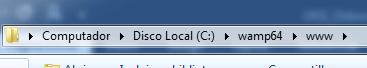 A imagem mostra o menu WAMPSERVER 3.1.4, com destaque para a opção MySQL 5.7.23 que dáe acesso ao item MySQL console.